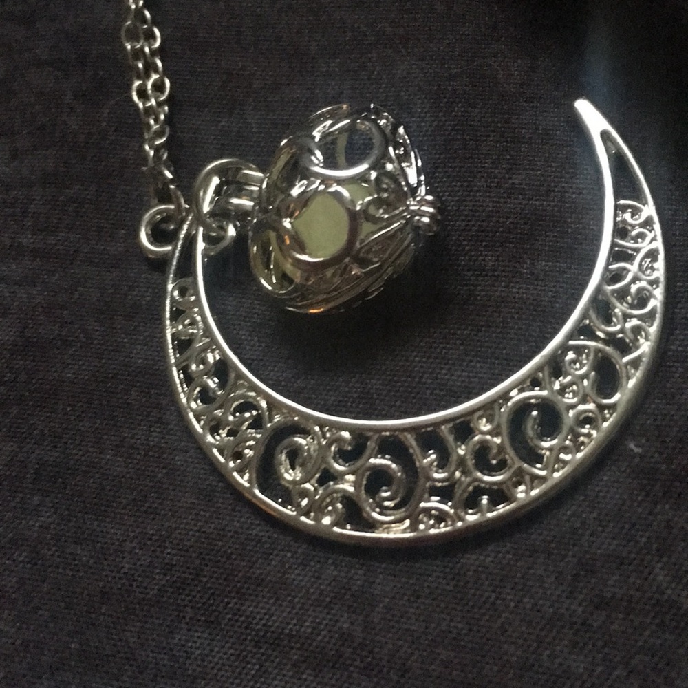 Necklace - Picture 2 of 2